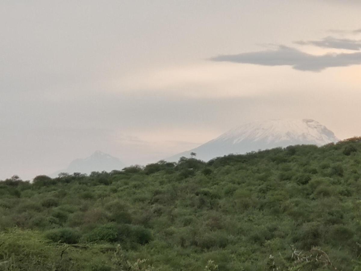 Oldonyo Orok Lodge Kajiado ภายนอก รูปภาพ